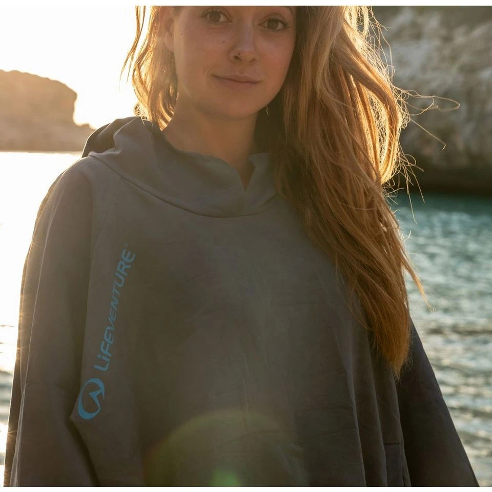 Lifeventure Changing Robe - Image 2